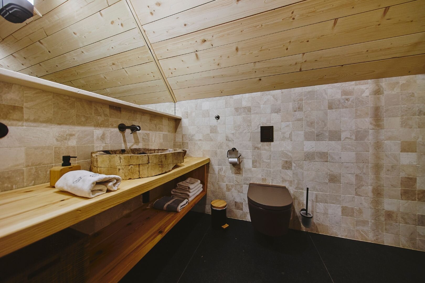 GOŚCINIEC JACZNO SPÓŁKA AKCYJNA - 18